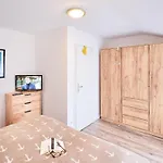 Kampweg 28 *