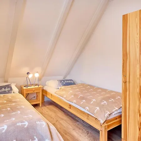 Kampweg 28 Holiday home *